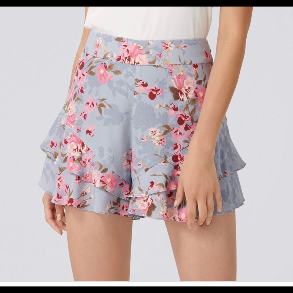 Ever New-  Debbi Double Ruffle Printed Shorts